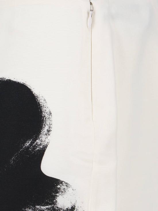 26SS 베르사체 미디 스커트 1024918 1A18110 6W790 White - VERSACE