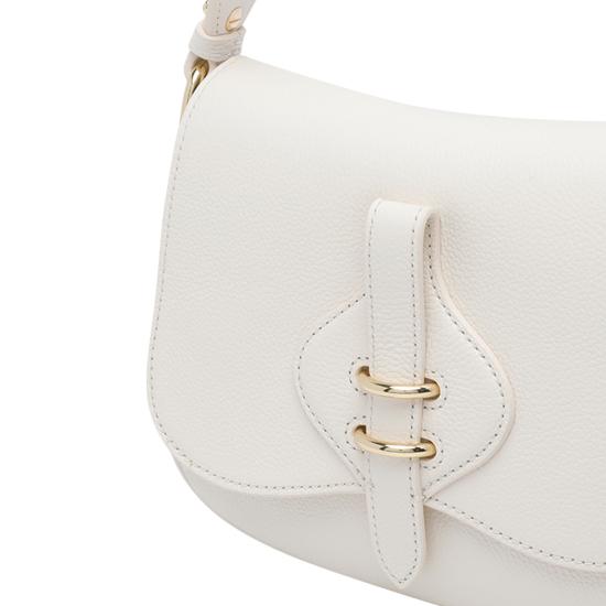 26SS 코치넬리 숄더백 E1 U7F 18 02 01N17 White - COCCINELLE