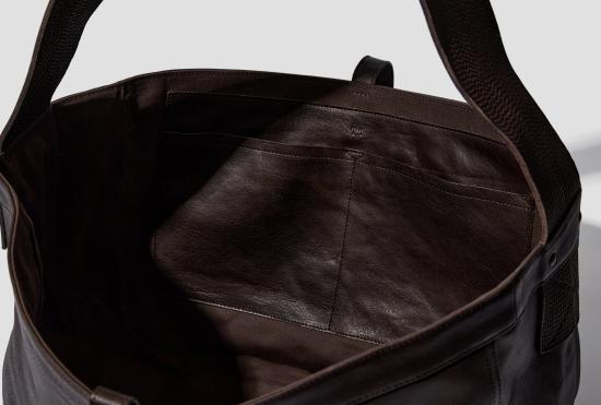 26SS 타이가 타카하시 숄더백 LOT.004 뉴스보이 백 - 갈색 가죽 TTCORE004 - TAIGA TAKAHASHI