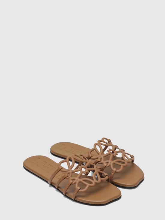 26SS 로에베 페탈 애너그램 소프트 카프스킨 슬라이드 LPEA465X06 3150 CAMEL DOM - LOEWE