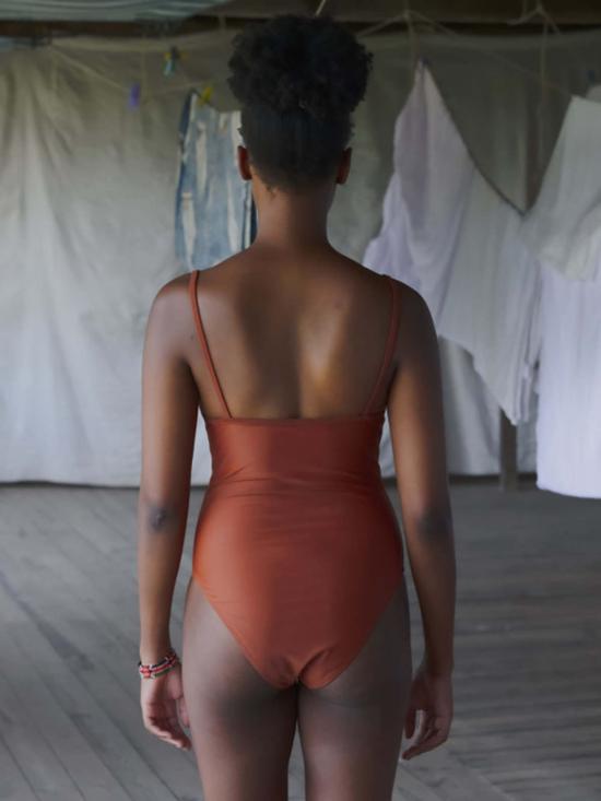  베이스레인지 원피스 수영복 하트 수영복 마로코 브라운 - BASERANGE