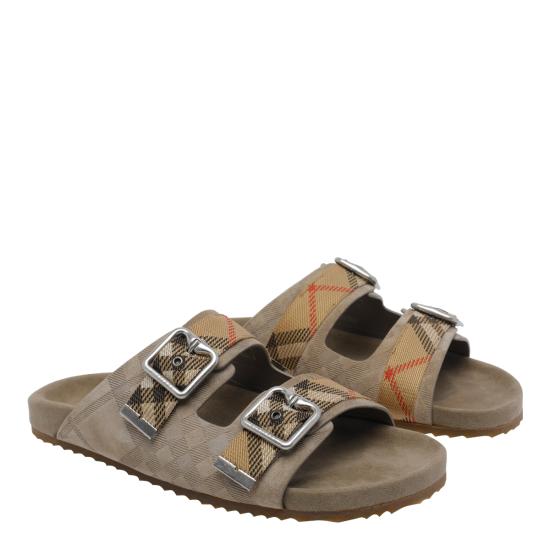 26SS 버버리 체크 스웨이드 얼친 샌들 8122994 C5120 - BURBERRY