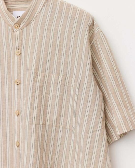  콜보 반팔 셔츠 밴드 칼라 이지  시나이 스트라이프 - COLBO