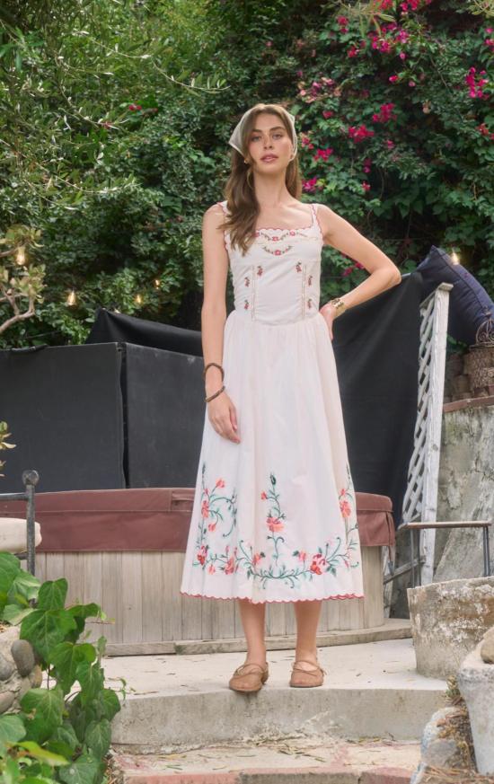  Moon River 롱 원피스 문 리버 스캘럽 엣지 레이스 트림 미디 드레스 에크루