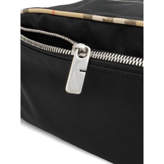 26SS 버버리 라지 체크 트리밍 트래블 파우치 8123542 MS L MULTI A1336 BLACK - BURBERRY