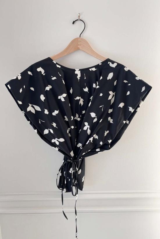  알리지 블라우스 알리시 프린트 코튼 타이 웨이스트 탑 블랙