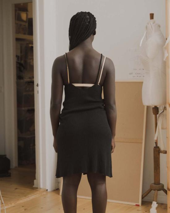  베이스레인지 미디 원피스 베이스렌지 오데르 드레스 - BASERANGE