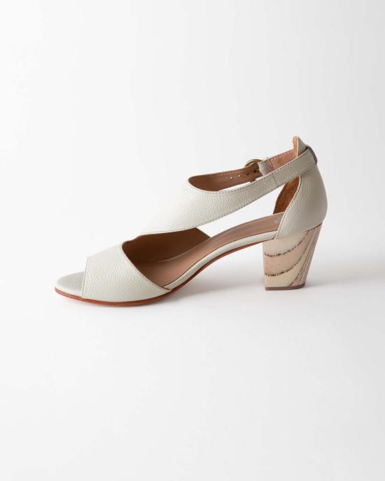  포트리스 샌들 빅토리아 나야 힐 - FORTRESS