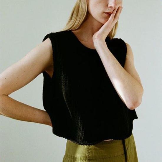  샤이나 모트 민소매 티셔츠 샤이나 모테 브리사 탑 - SHAINA MOTE