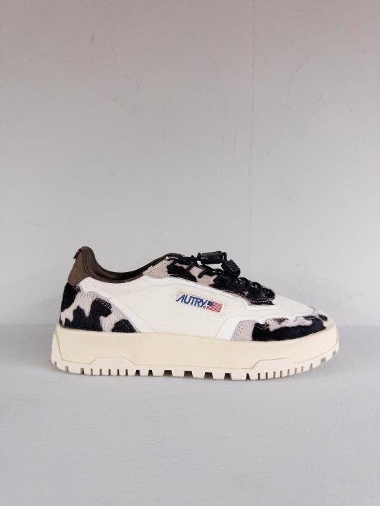 26SS 오트리 WILDPACE 로우 스니커즈 코듀라 앤 가죽 LDLW CY01 LEOPARD DOM - AUTRY