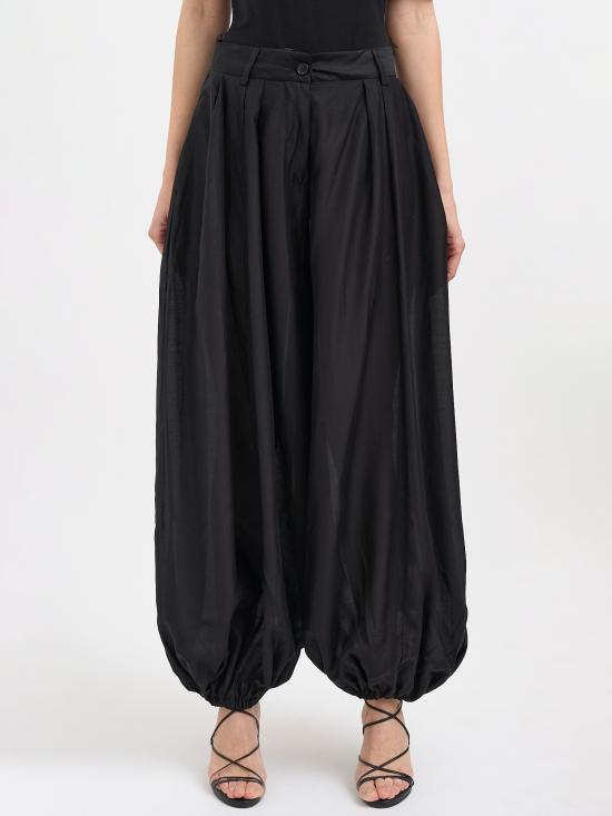 26SS 더 레이티스트 팬츠 NTLW03126T0161ABTPT0002 Black