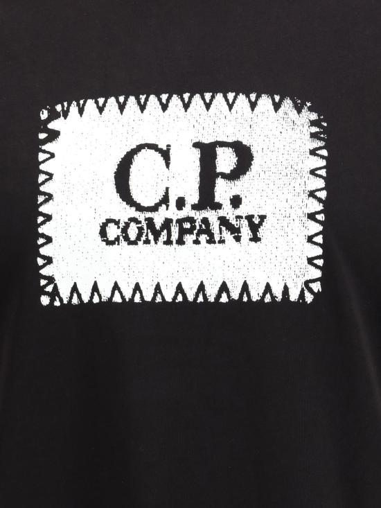 26SS 씨피 컴퍼니 저지 30/1 숏슬리브 로고 라벨 티셔츠 RCCMTS723A005100W 999 Black - C.P. COMPANY