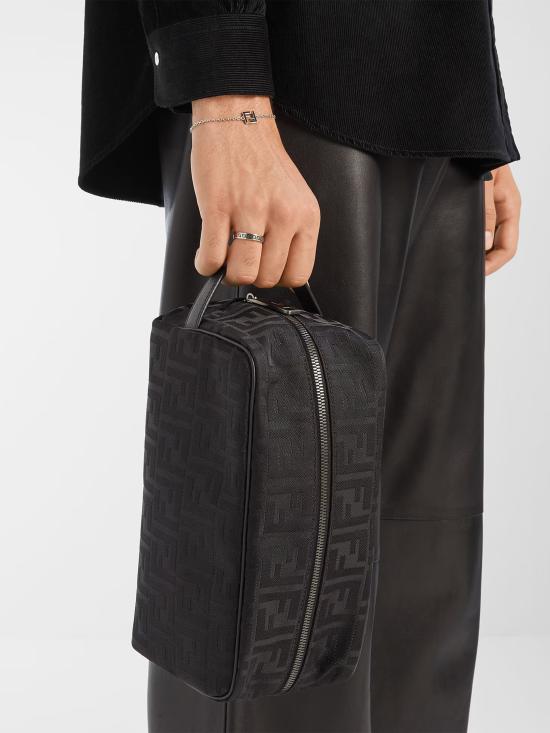 26SS 펜디 FF 자카드 패브릭 토일레트리 케이스 7N0141AVC6F1USQ BLACK - FENDI