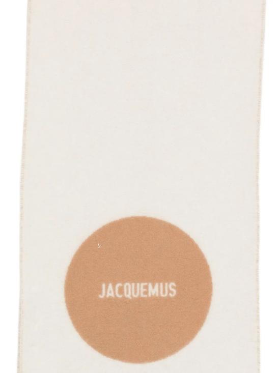 26SS 자크뮈스 롱드 카레 울 머플러 ACU00579AOT4044015 BEIGE - JACQUEMUS