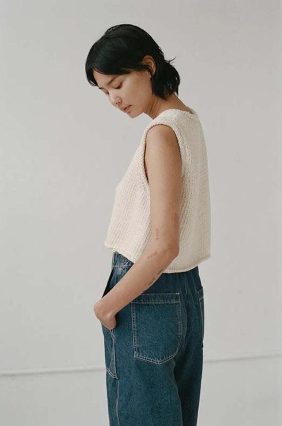  샤이나 모트 민소매 티셔츠 브리사 탑 내추럴 - SHAINA MOTE