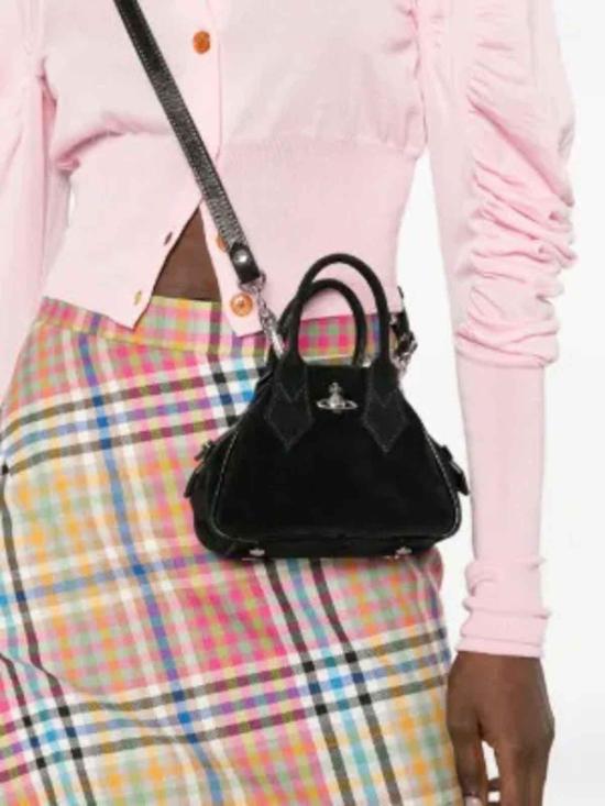 26SS 비비안웨스트우드 스몰 야스민 백 5C01000ZWL007EN401 Black - VIVIENNE WESTWOOD
