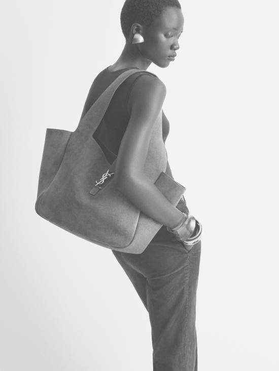 26SS 생로랑 LE 5 A 7 베아 스웨이드 토트백 763435008IW 2885 - SAINT LAURENT