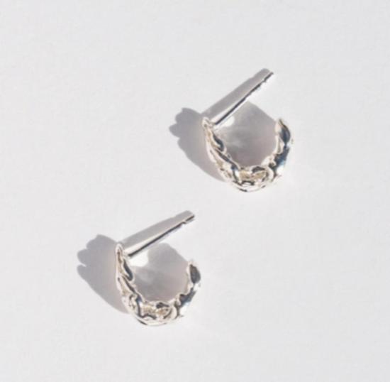  스윔 투 더 문 이어링 오스트라 스터드 귀걸이 (재활용 스털링 실버 소재)