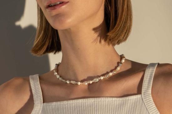  Milk & Rose 목걸이/팬던트 저희 매장에서는 바다에서 갓 건져 올린 진주 목걸이를 판매합니다.