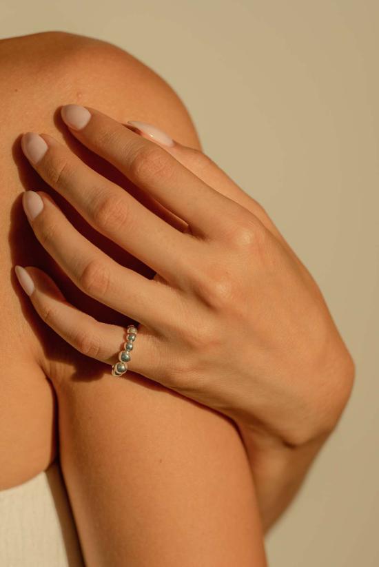  Milk & Rose 반지 내 매장 균형 유지 링