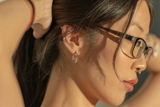  Milk & Rose 이어링 밀크 & 로즈 플루이드 육각형 후프 싱글