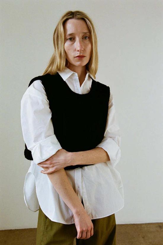  샤이나 모트 민소매 티셔츠 브리사 탑 오닉스 - SHAINA MOTE