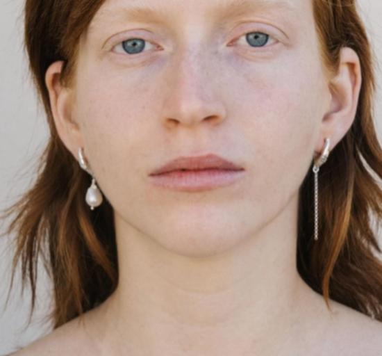  스윔 투 더 문 이어링 재활용 스털링 실버와 담수 진주로 제작된 '' 데오도란트 - SWIM TO THE MOON