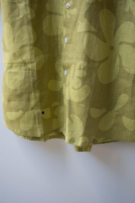  앳 던 셔츠 새벽에. 남녀공용 린넨 꽃무늬 셔츠 프린트 불량 - AT DAWN.