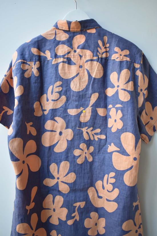  앳 던 셔츠 새벽에. 남녀공용 린넨 꽃무늬 셔츠 프린트 불량 - AT DAWN.