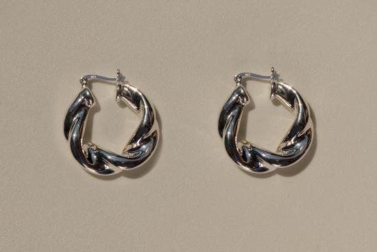  Milk & Rose 이어링 밀크앤로즈 트위스티 보레아스 후프 - OTHER BRANDS