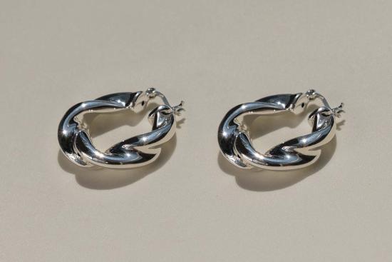  Milk & Rose 이어링 밀크앤로즈 트위스티 보레아스 후프 - OTHER BRANDS