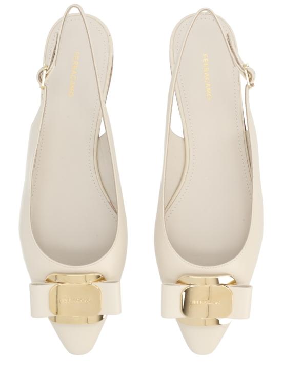 26SS 살바토레 페라가모 플랫 슈즈 790607 01K914003 IVORY - SALVATORE FERRAGAMO