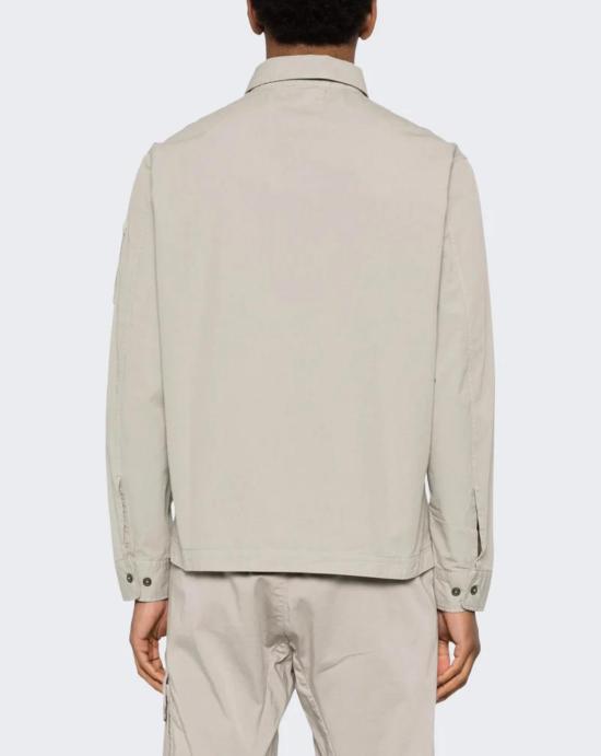 26SS 씨피 컴퍼니 오가닉 개버딘 지퍼 렌즈 오버셔츠 20CMOS156A110143G 904 DOVE - C.P. COMPANY