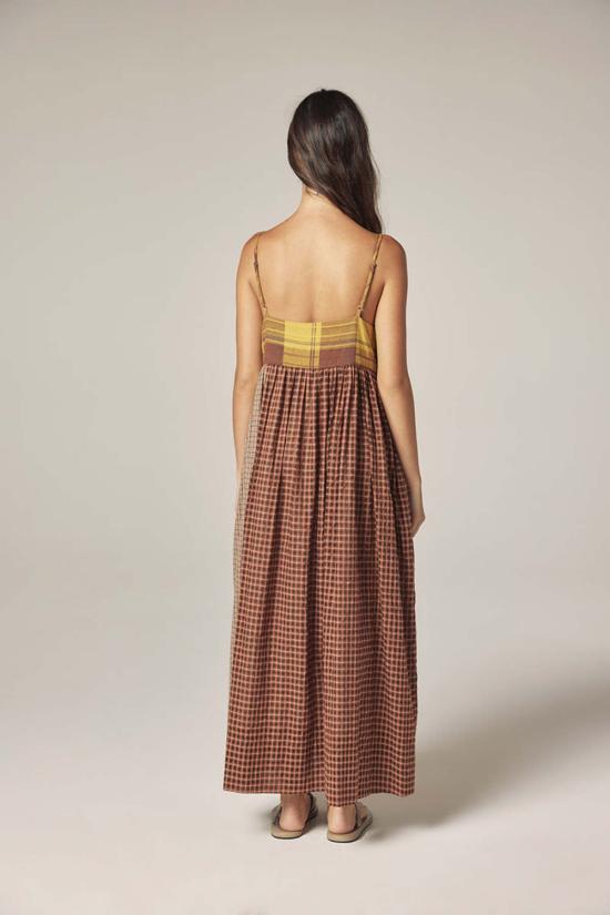  아멘테 롱 원피스 콘트라스트 미디 드레스 머스타드/브라운 - AMENTE