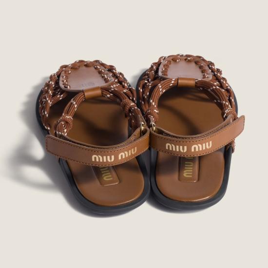26SS 미우미우 레더 트리밍 샌들 5X615E3ZMLF0L18 F 005 Brown - MIU MIU