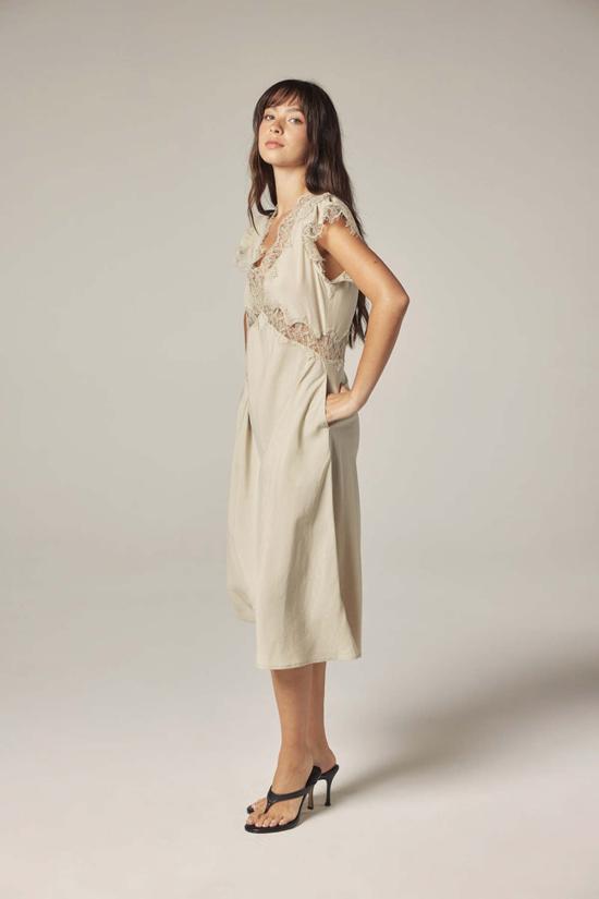  아멘테 롱 원피스 레이스 바이어스 드레스 애쉬 - AMENTE