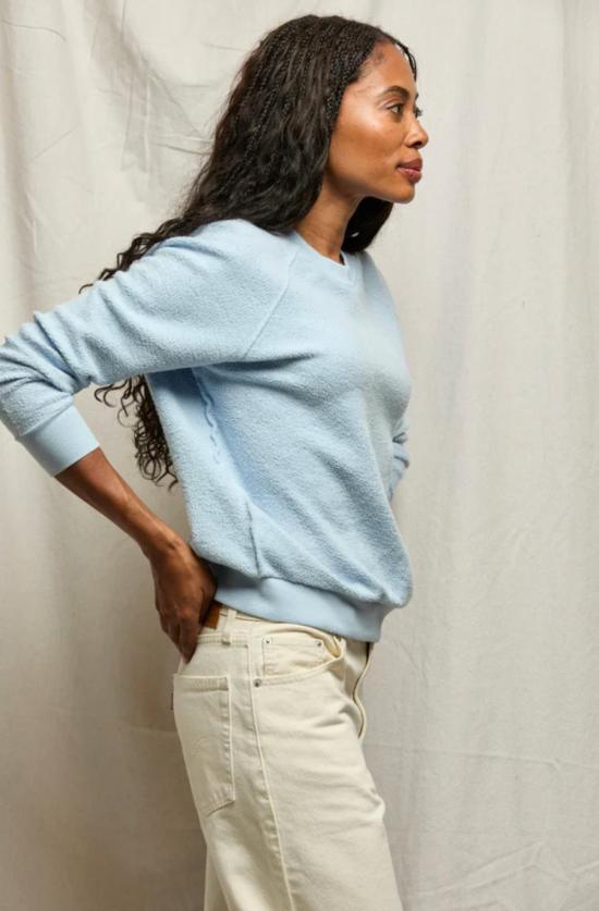  퍼펙트 화이트 티 스웨터 퍼펙트화이트티 지기 리버스 플리스 스웨트셔츠 파우더 블루 - PERFECT WHITE TEE