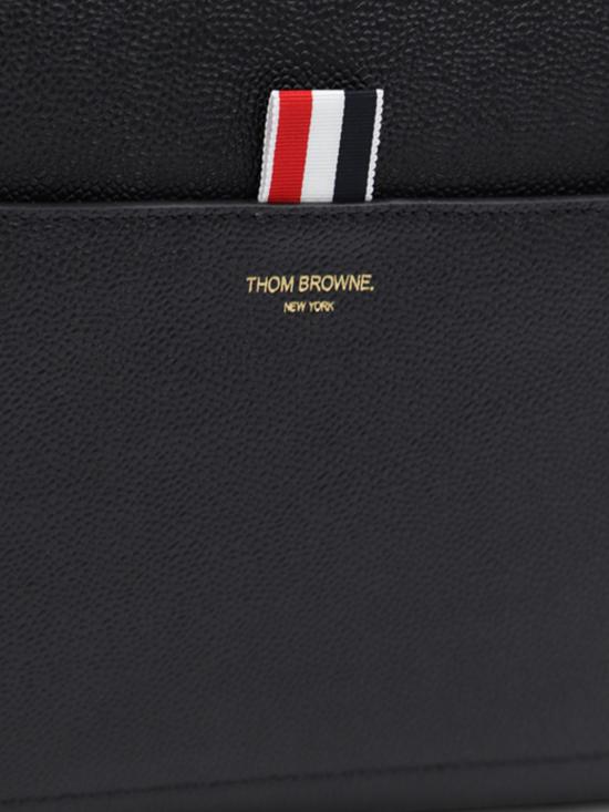 26SS 톰브라운 페블 그레인 레더 슬림 브리프케이스 MAG444A00198 001 Black - THOM BROWNE