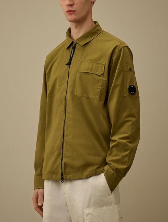 26SS 씨피 컴퍼니 오가닉 개버딘 지퍼 렌즈 오버셔츠 20CMOS705A 110143G 644 DRIED HERB DOM - C.P. COMPANY