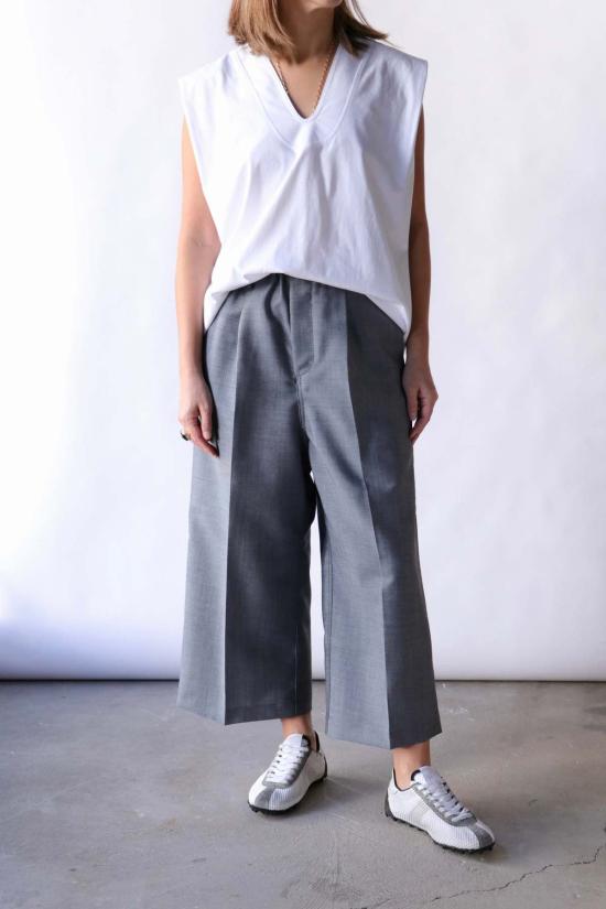  크리스티앙 뵈이넝스 민소매 티셔츠