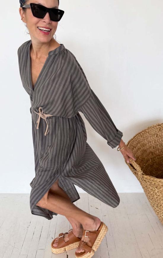  투 롱 원피스 긴 회색 줄무늬 카프탄 두 개 - TWO