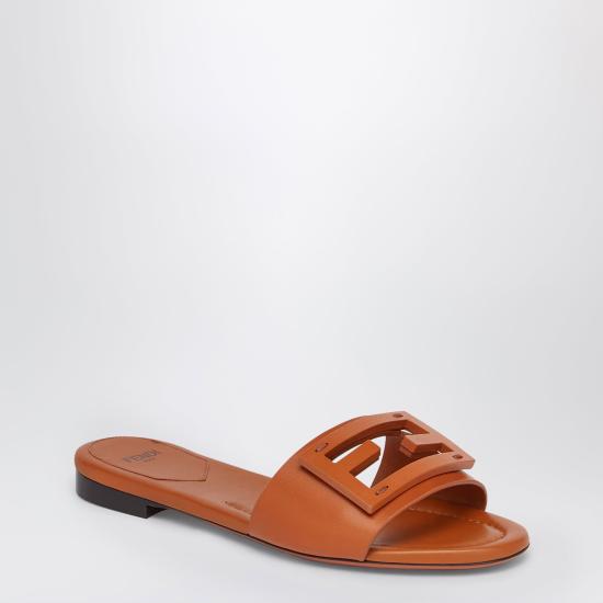 26SS 펜디 바게트 레더 슬라이드 8R8136AE7T Brown - FENDI