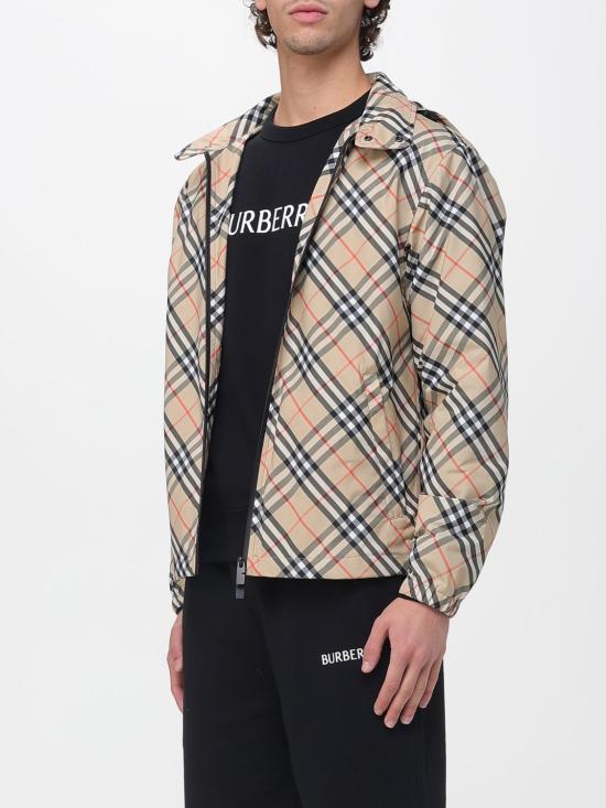 26SS 버버리 체크 나일론 바람막이 자켓 8121319 SAND DOM - BURBERRY