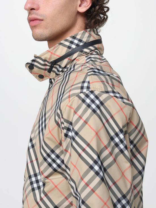 26SS 버버리 체크 나일론 바람막이 자켓 8121319 SAND DOM - BURBERRY