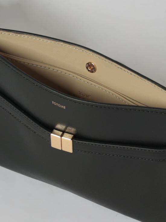 26SS 토템 클러치/파우치 261WAM0052LE0025 001 Black - TOTEME
