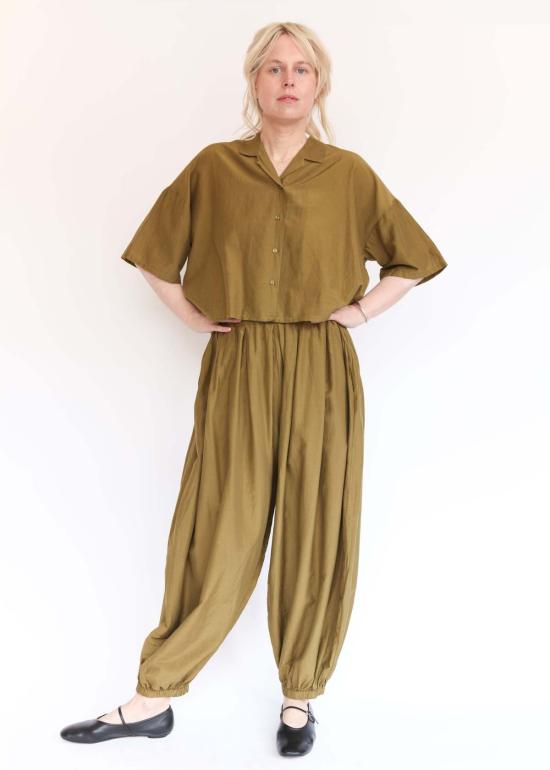  블랙 크레인 팔라초 팬츠 아카리  다크 올리브 - BLACK CRANE