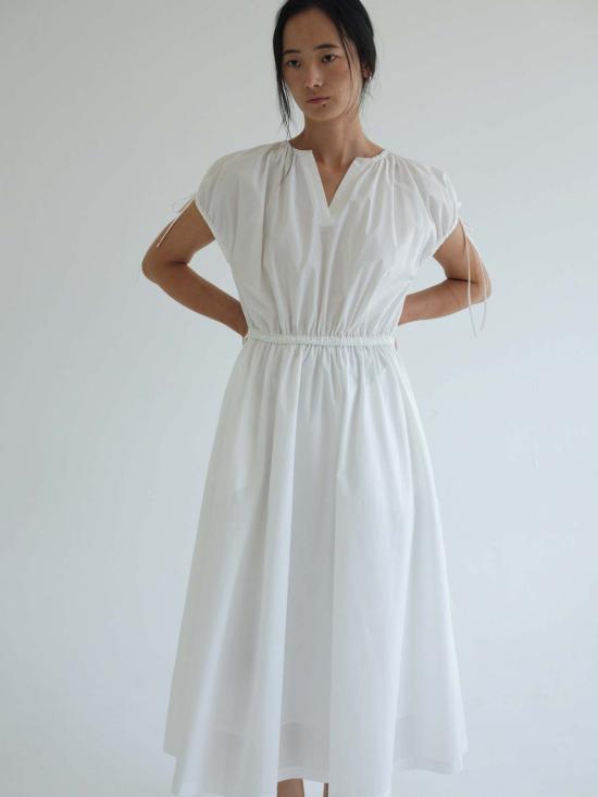  더룸 롱 원피스 아이라 드레스 화이트 - THE LOOM