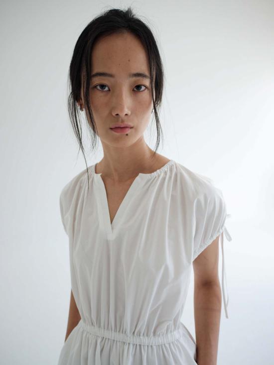  더룸 롱 원피스 아이라 드레스 화이트 - THE LOOM