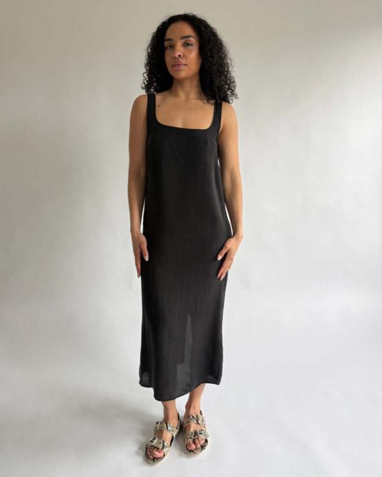  샤이나 모트 롱 원피스 샤이나 모테 페라라 드레스