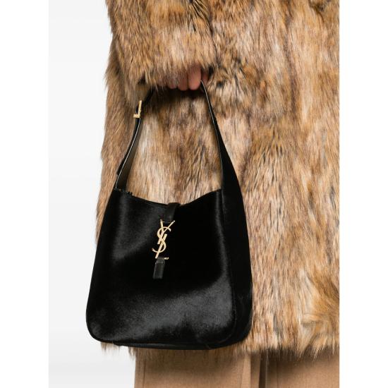 25FW 생로랑 LE 5 A 7 서플 스몰백 850533 AAFGV 1000 BLACK - SAINT LAURENT
